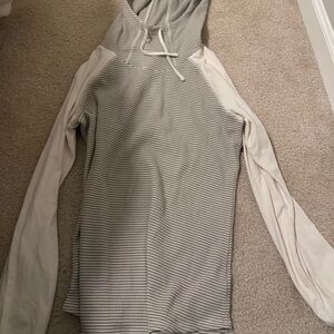 Columbia Gray and White Hooded Long Sleeve Top